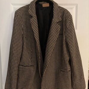 Oversized houndstooth blazer